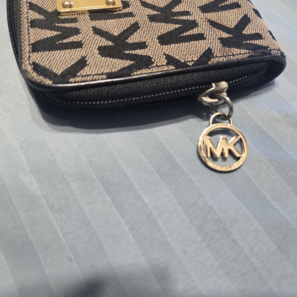 Michael Kors Tan and Black MK Logo Wallet - Picture 3 of 6
